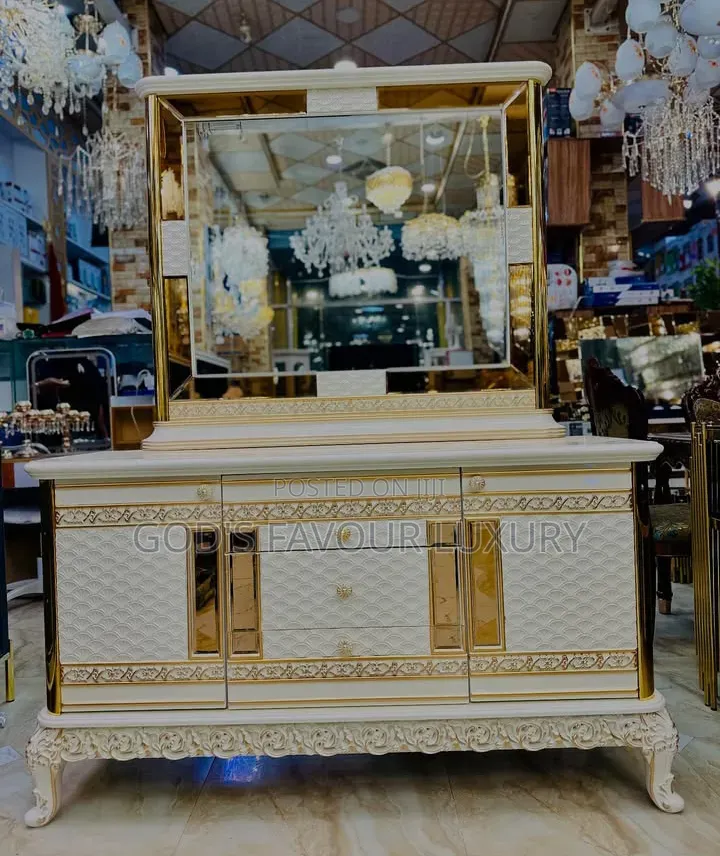 Luxury Buffet Table and Mirror