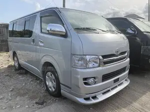 Toyota HiAce 2011 Silver