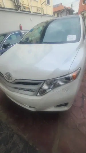Toyota Venza V6 AWD 2011 White