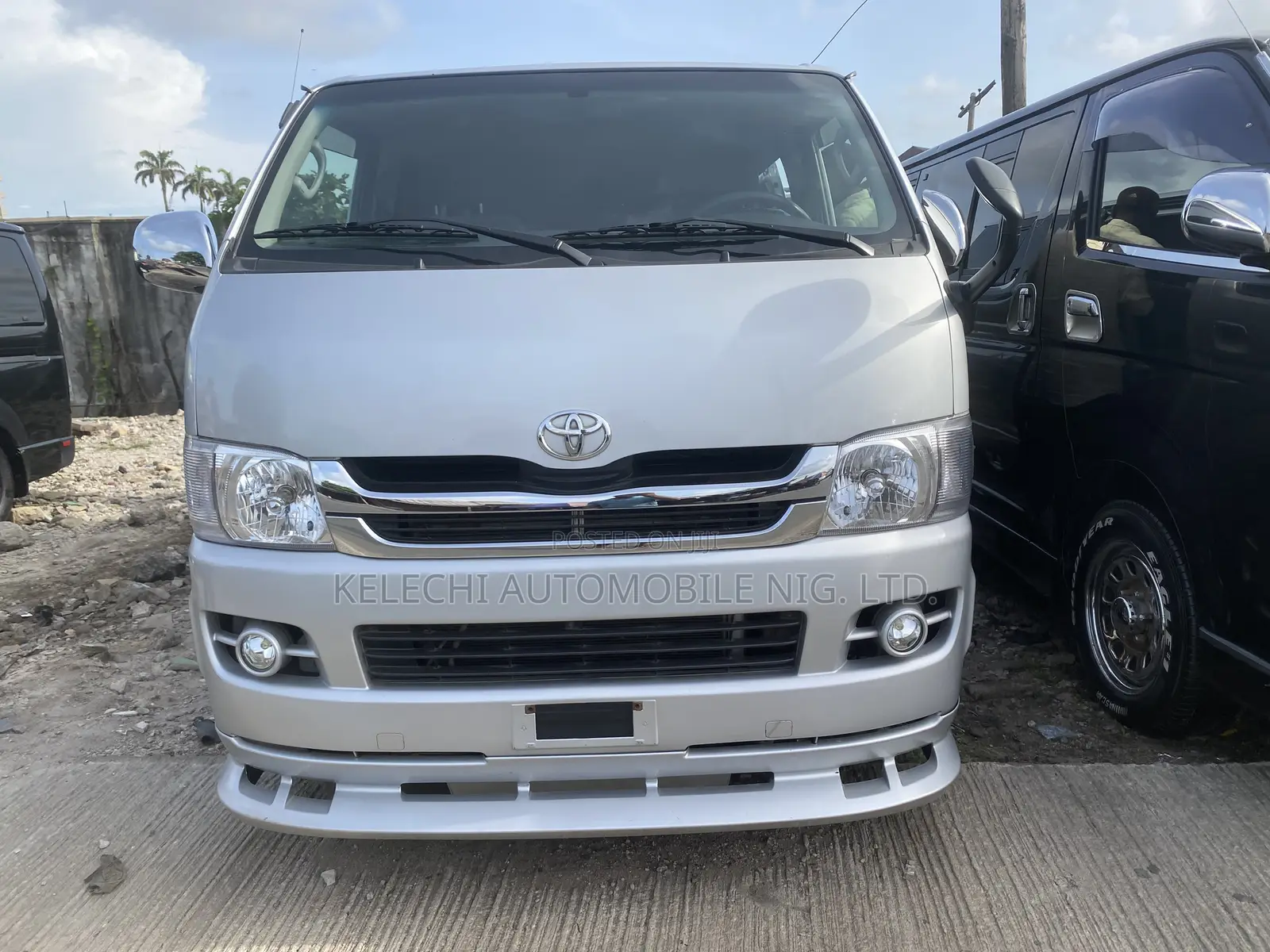 Toyota HiAce 2011 Silver