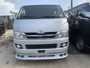 Toyota HiAce 2011 Silver