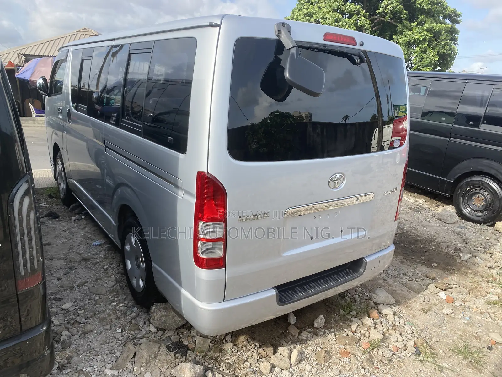 Toyota HiAce 2011 Silver