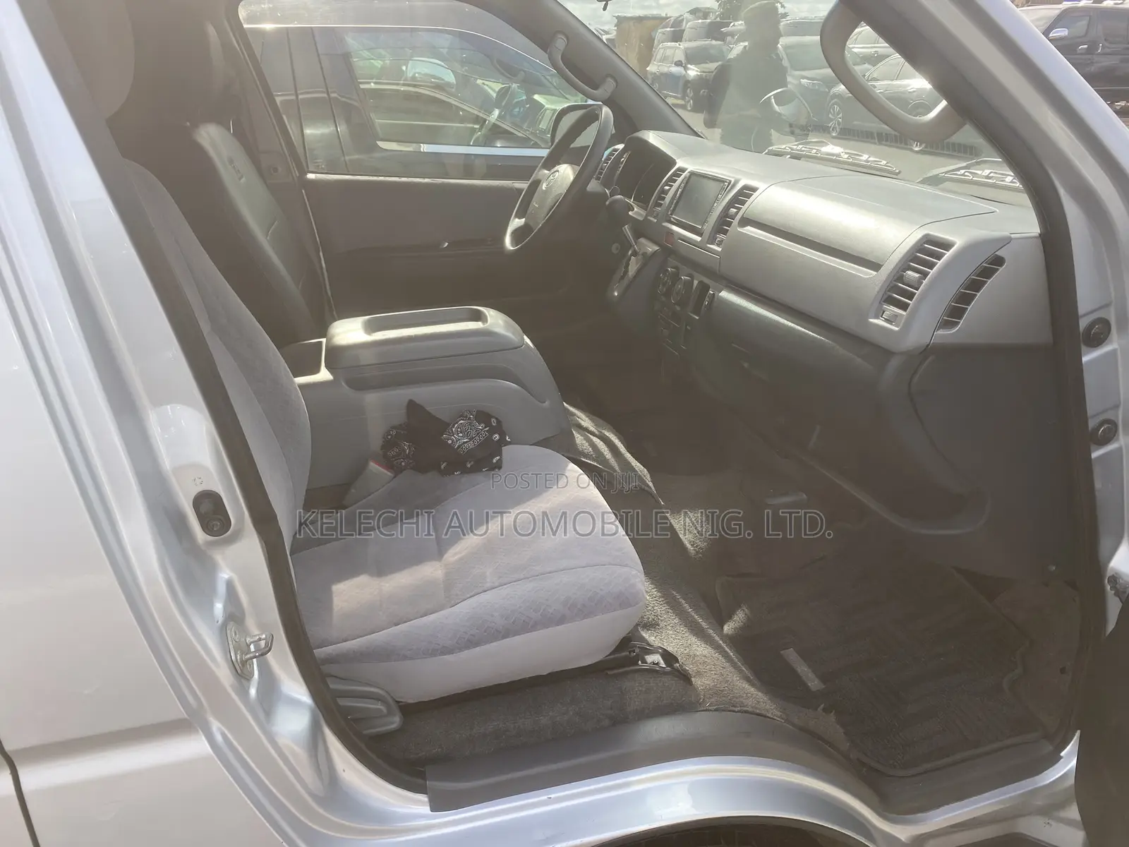 Toyota HiAce 2011 Silver