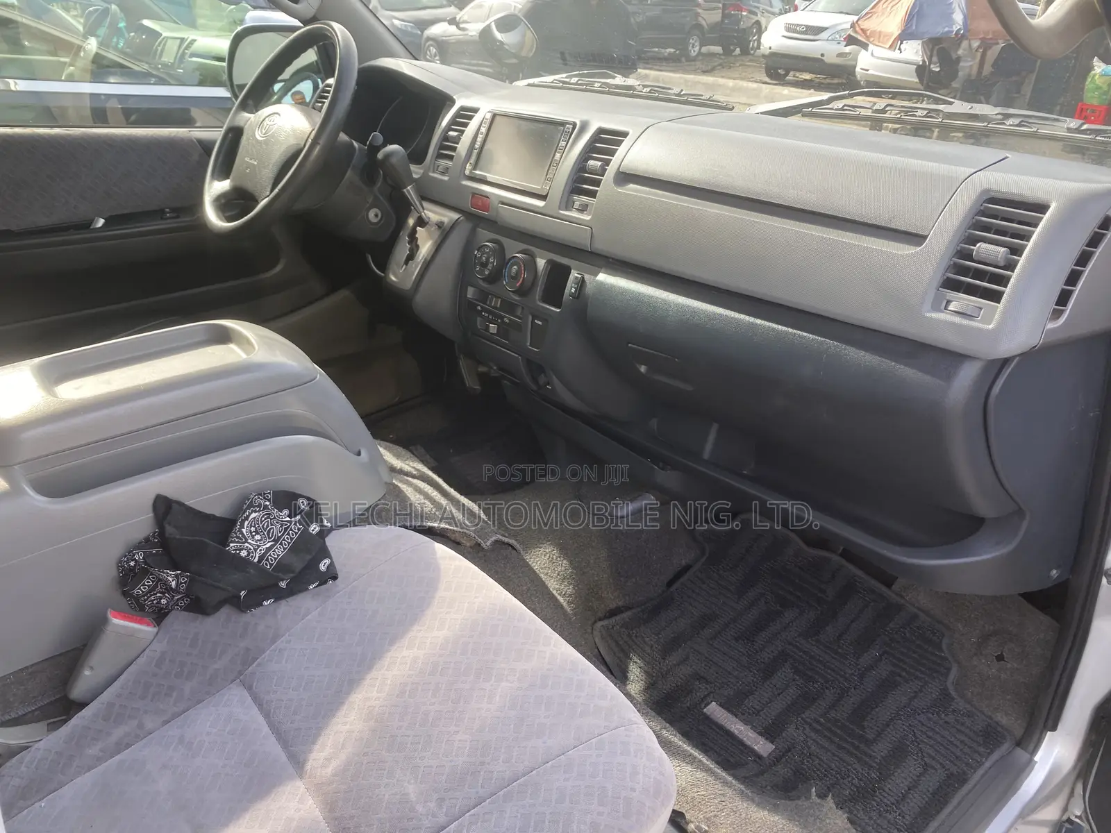 Toyota HiAce 2011 Silver