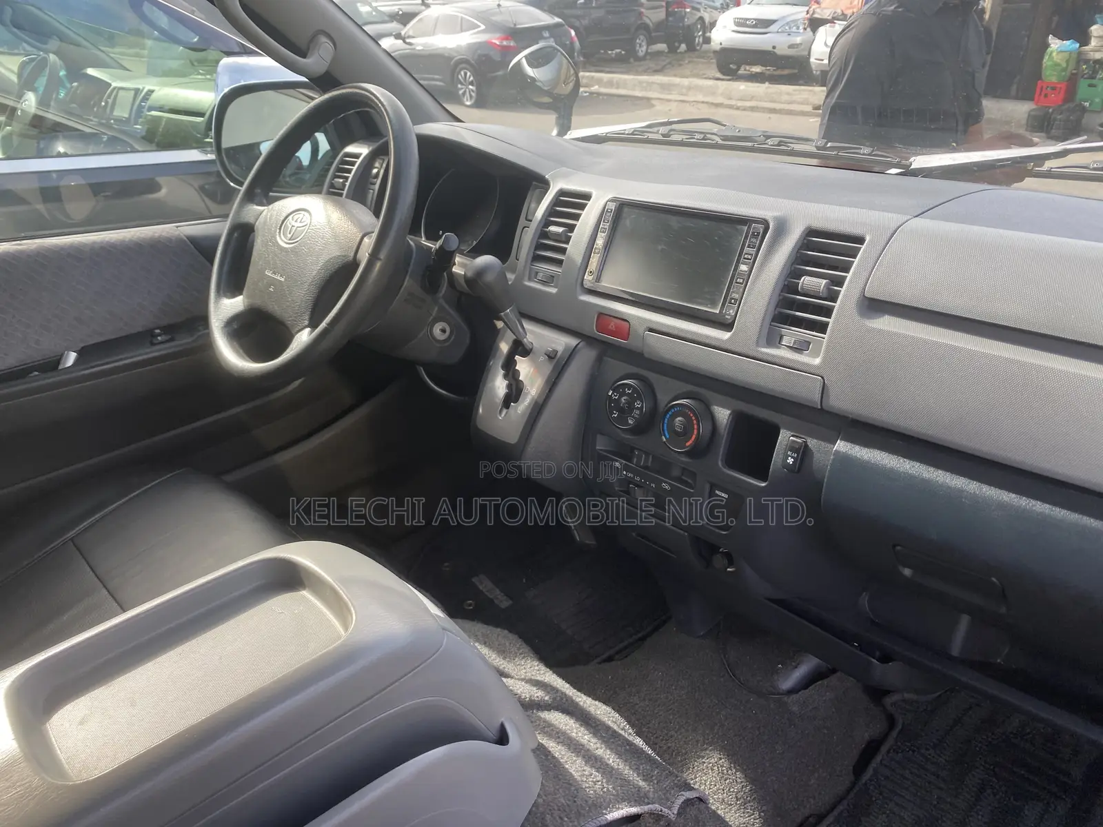 Toyota HiAce 2011 Silver