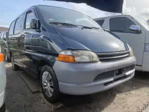 Toyota HiAce 2004 Grey