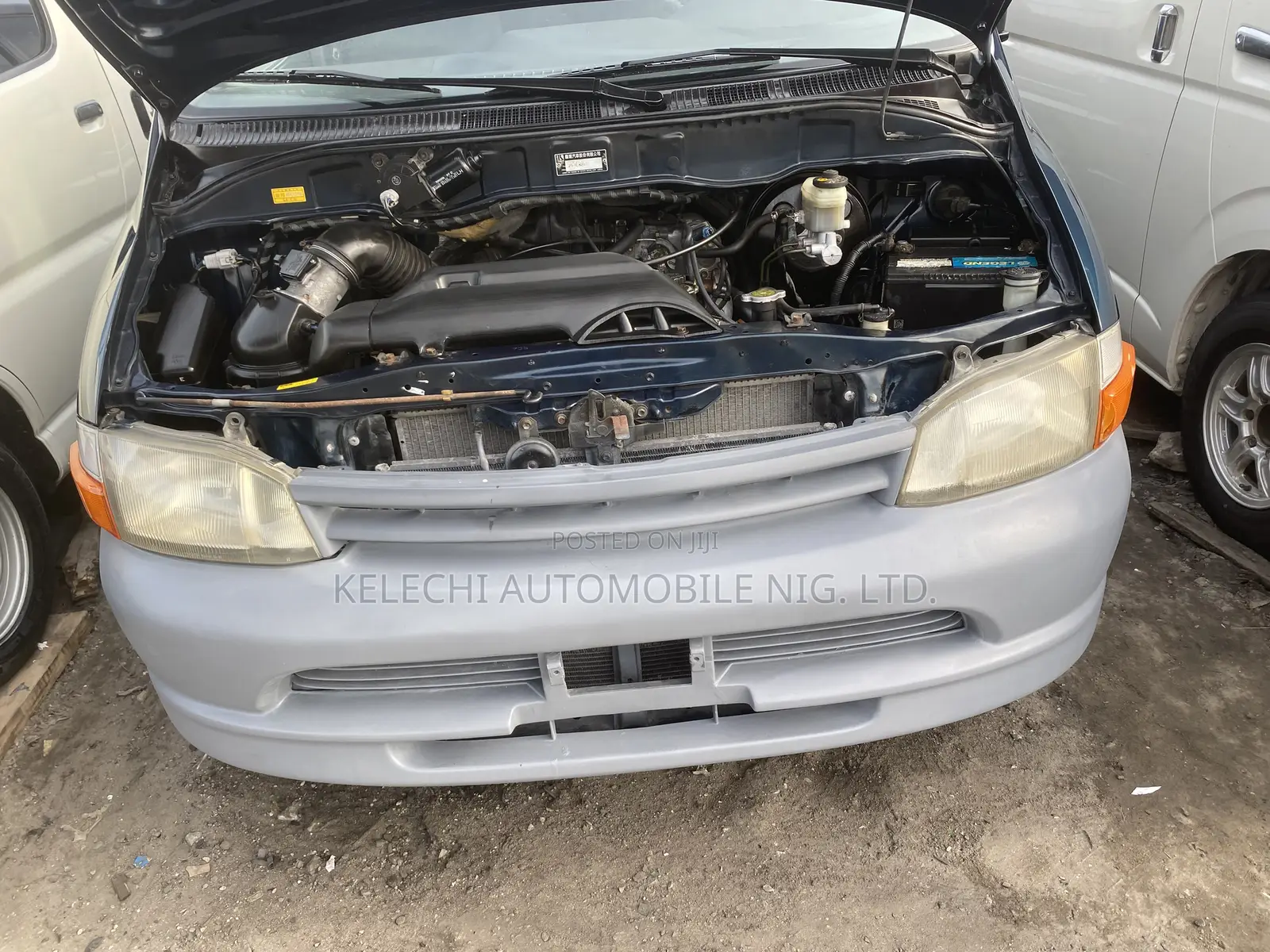 Toyota HiAce 2004 Grey