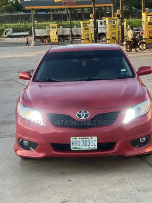 Toyota Camry SE 4dr Sedan (2.5L 4cyl 6A) 2011 Red