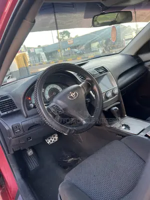 Toyota Camry SE 4dr Sedan (2.5L 4cyl 6A) 2011 Red