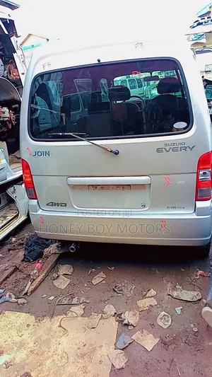 Suzuki Mini Bus