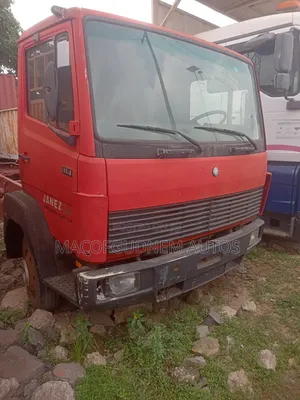 Foreign Used Mercedes 814 Cap and Chassis Mini Truck