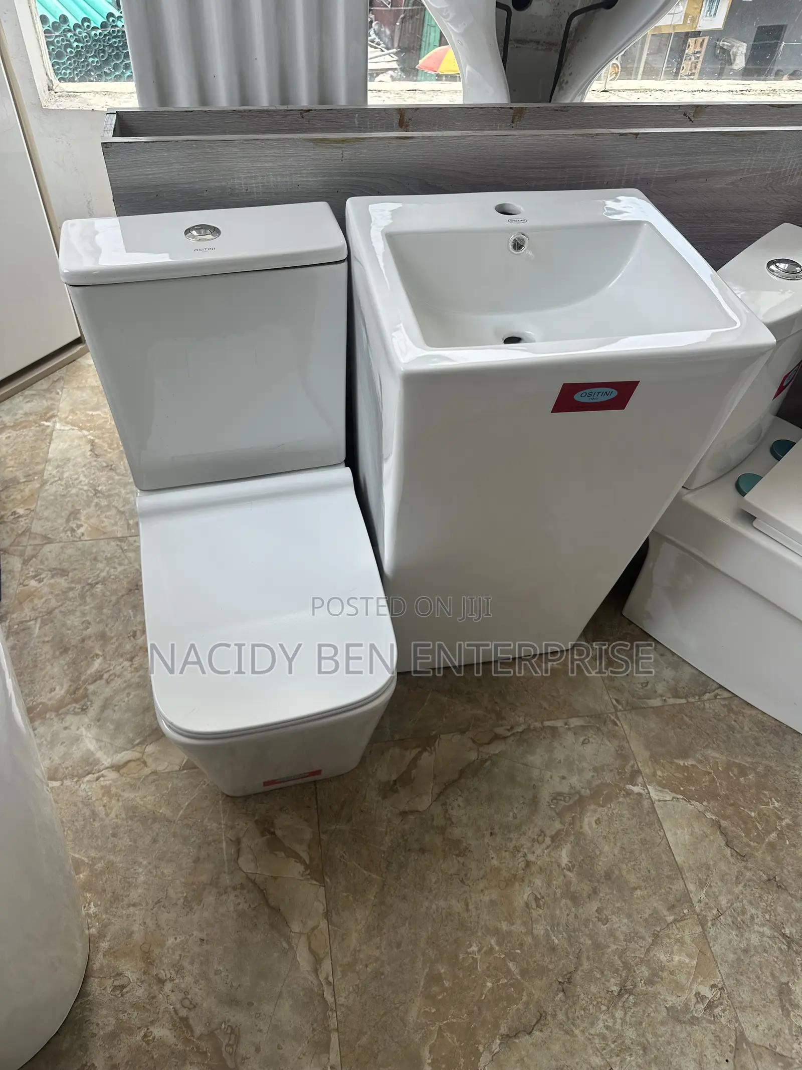 Integrated Square Wc With Square Basin
