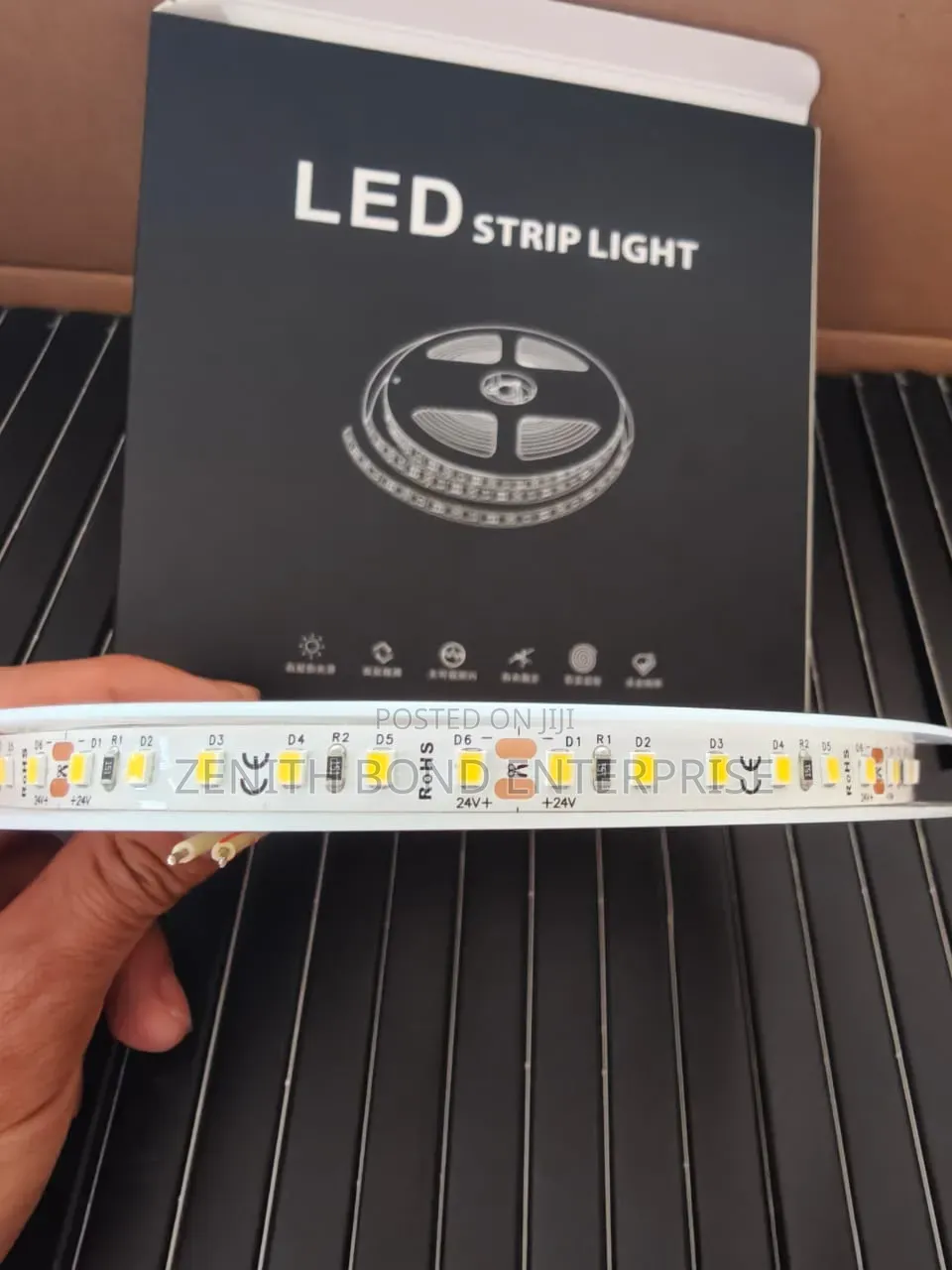 Magnetic Track Light