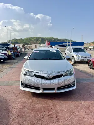 Toyota Camry 2014 Silver