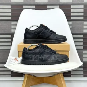 Nike Sb Dunk Low Pro Iso “Orange Label - Triple Black” Sneakers