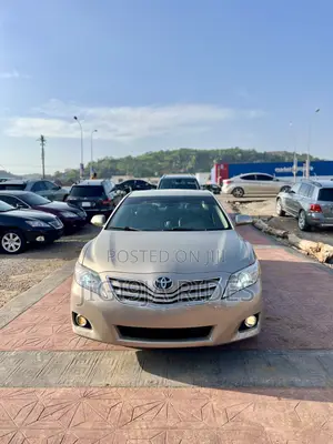 Toyota Camry 2009 Gold
