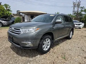 Toyota Highlander 3.5L 4WD 2013