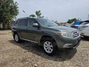 Toyota Highlander 3.5L 4WD 2013