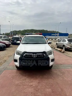 Toyota Hilux 2013 White