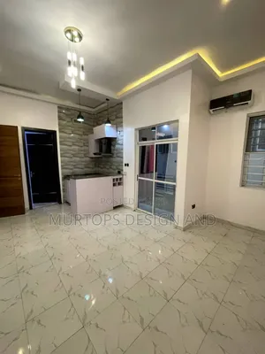 Mini Flat in Chevron for rent