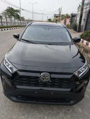 Toyota RAV4 XLE Premium FWD 2019 Black