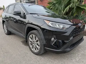Toyota RAV4 XLE Premium FWD 2019 Black