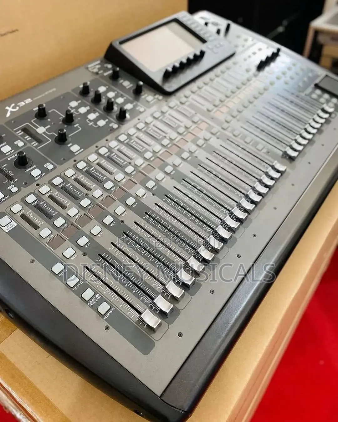 Behringer X32