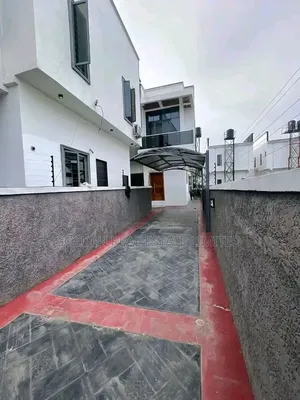 4bdrm Duplex in Lekki Phase 1 for sale