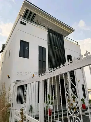 5bdrm Duplex in Guzape District for sale
