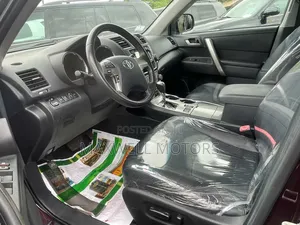 Toyota Highlander Limited 3.5L 2WD 2013 Red