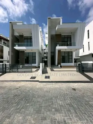 5bdrm Duplex in Osapa london for sale