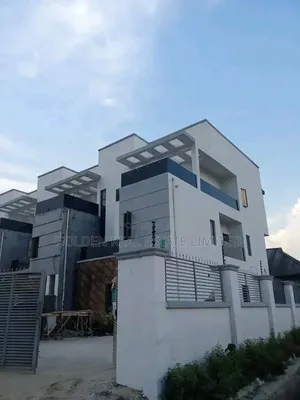 4bdrm Duplex in Iyanganku for sale