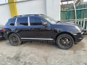 Porsche Cayenne 2010 Black