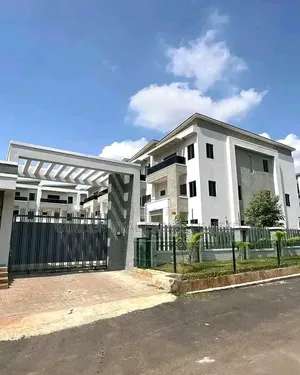 3bdrm Block of Flats in Durumi for sale