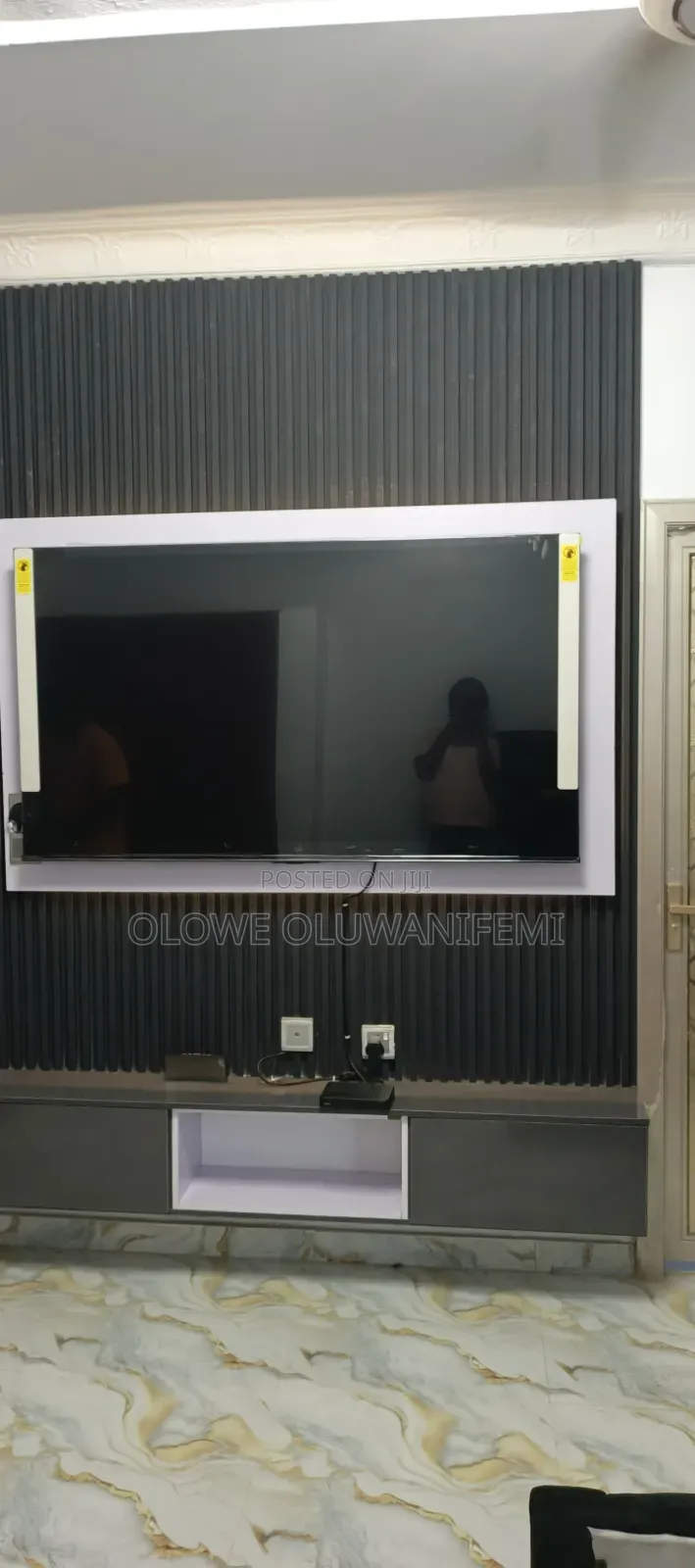 Tv Console With Beautiful Flutter Wall Design