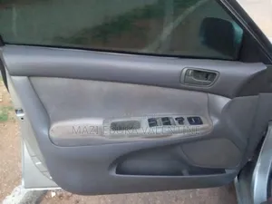 Toyota Camry 2004 Silver