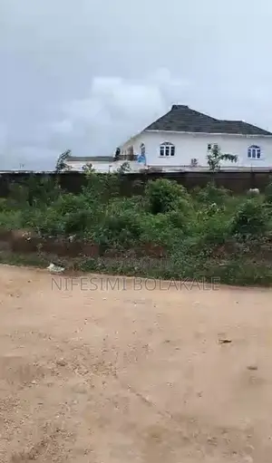 1400sqm Cornerpiece Land Inside Omololu Olunloyo Gra, Adeoyo
