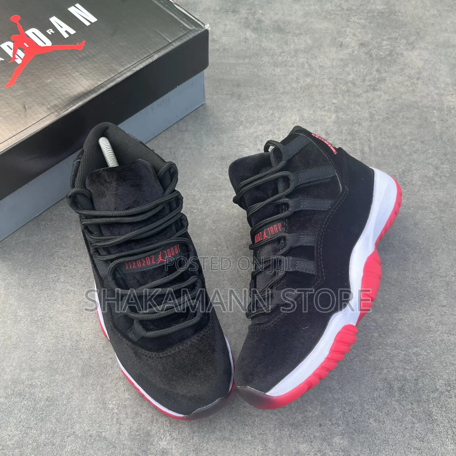 Original Jordan 11 Bred Velvet Black
