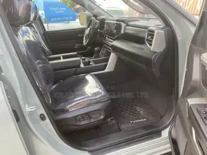 Toyota Tundra SR5 CrewMax 4WD SB w/6.5' Bed 2025