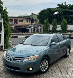 Toyota Camry XLE 4dr Sedan (2.5L 4cyl 6A) 2011 Blue