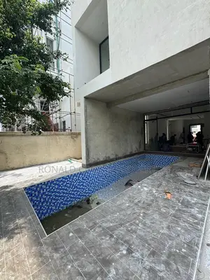 5bdrm Duplex in Banana Island for sale
