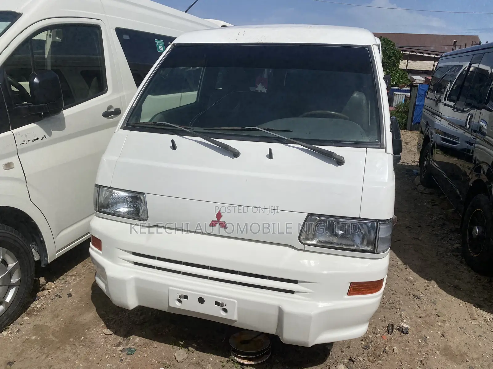 Mitsubishi L300 2013 White