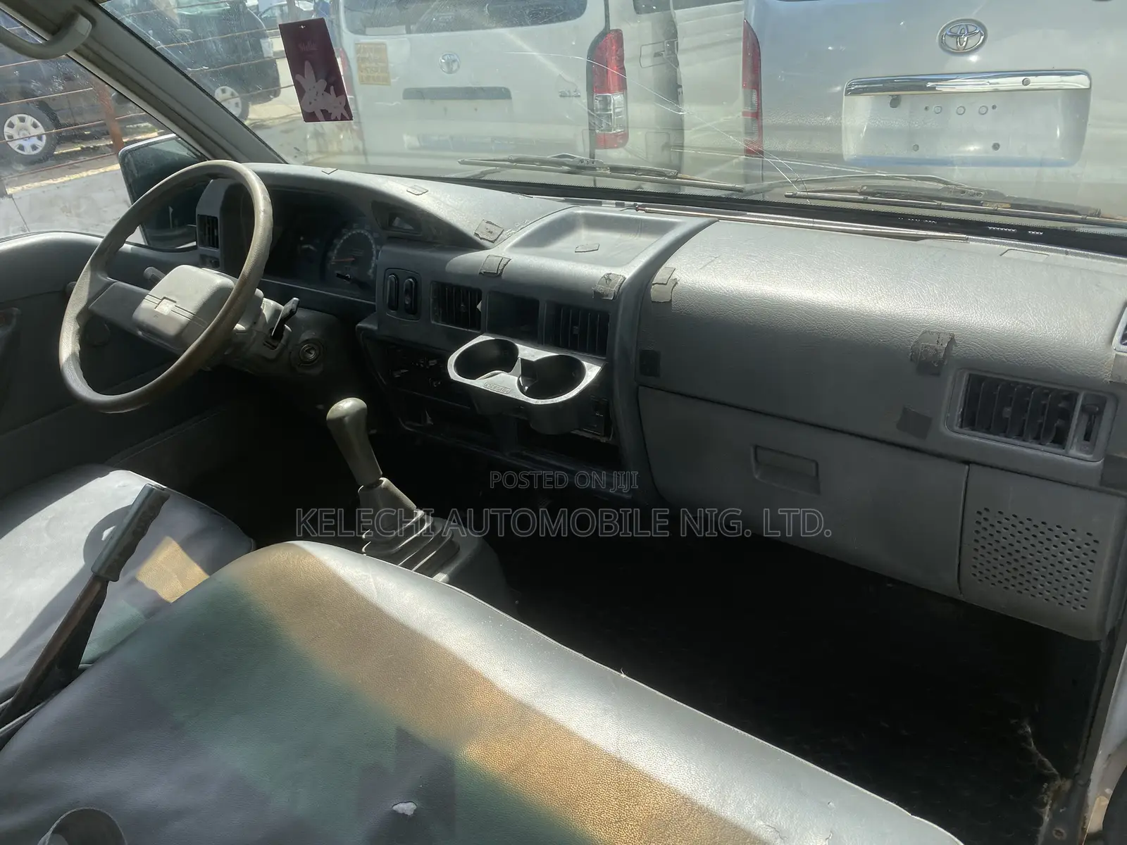 Mitsubishi L300 2013 White