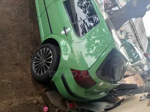 Volkswagen Golf 2000 Green