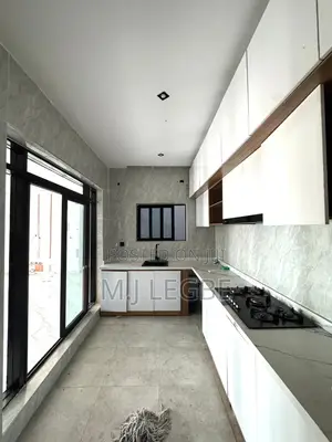2bdrm Apartment in Ikate, Lekki for rent