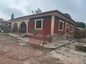 3bdrm Block of Flats in Obansanjo Estate, Ado Ekiti for sale
