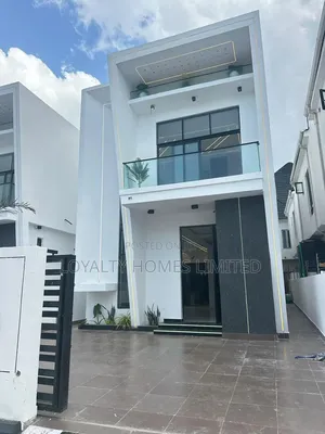 5bdrm Duplex in Chevron for sale