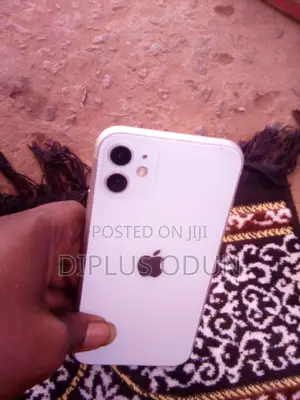 Apple iPhone 11 64 GB White