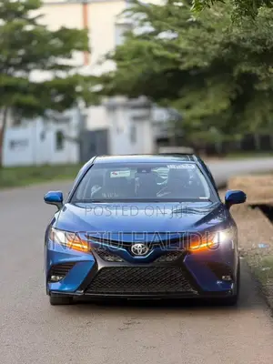 Toyota Camry 2018 Blue