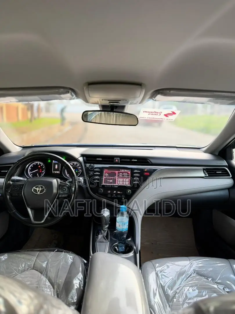 Toyota Camry 2018 Blue